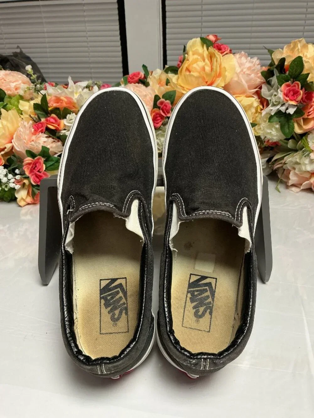Vans Black Slip-On Sneakers Women’s 9 Men’s 7.5